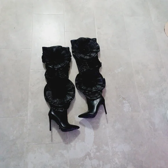 Azalea Wang Chic Black Over-the-Knee Boots with Floral Detail - Picture 10 of 10